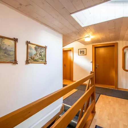 Haus Enzian I Apartment